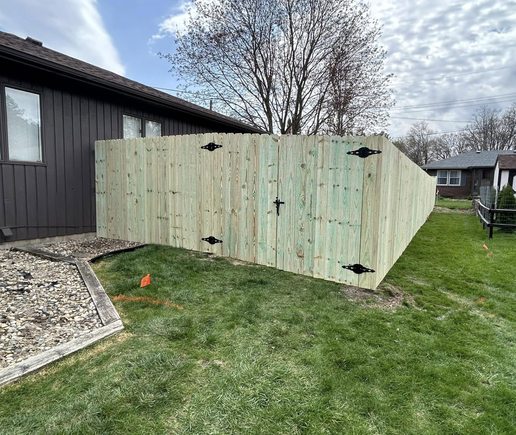 Lafayette Metal Post Fences | Doin' It Wells